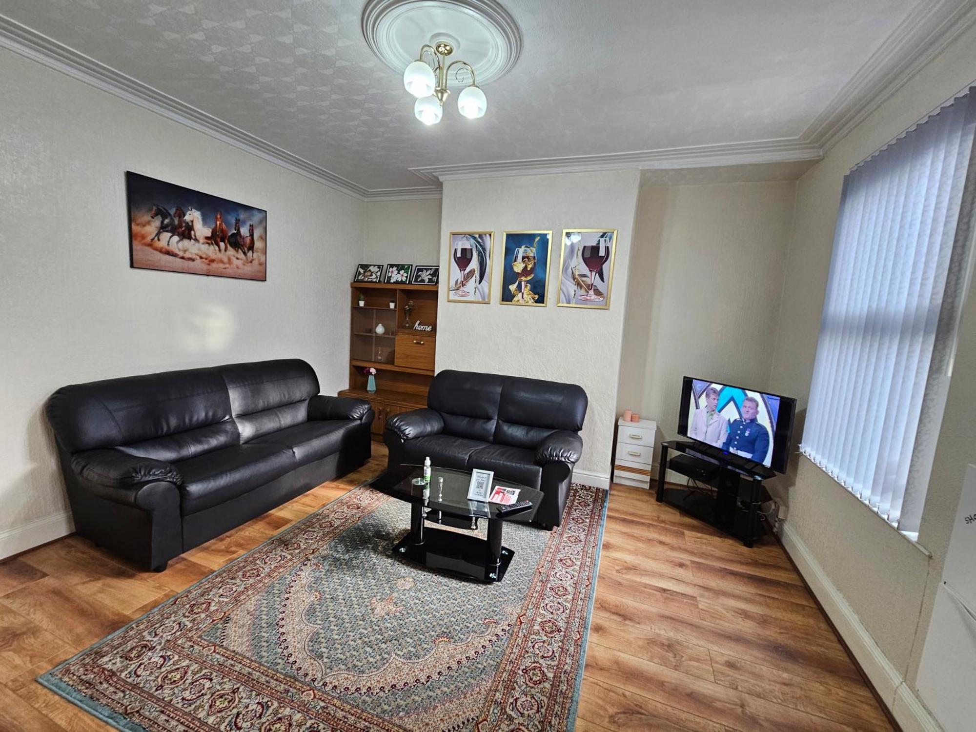 Spacious Two Bedroom House, Parking And Wifi ليدز المظهر الخارجي الصورة