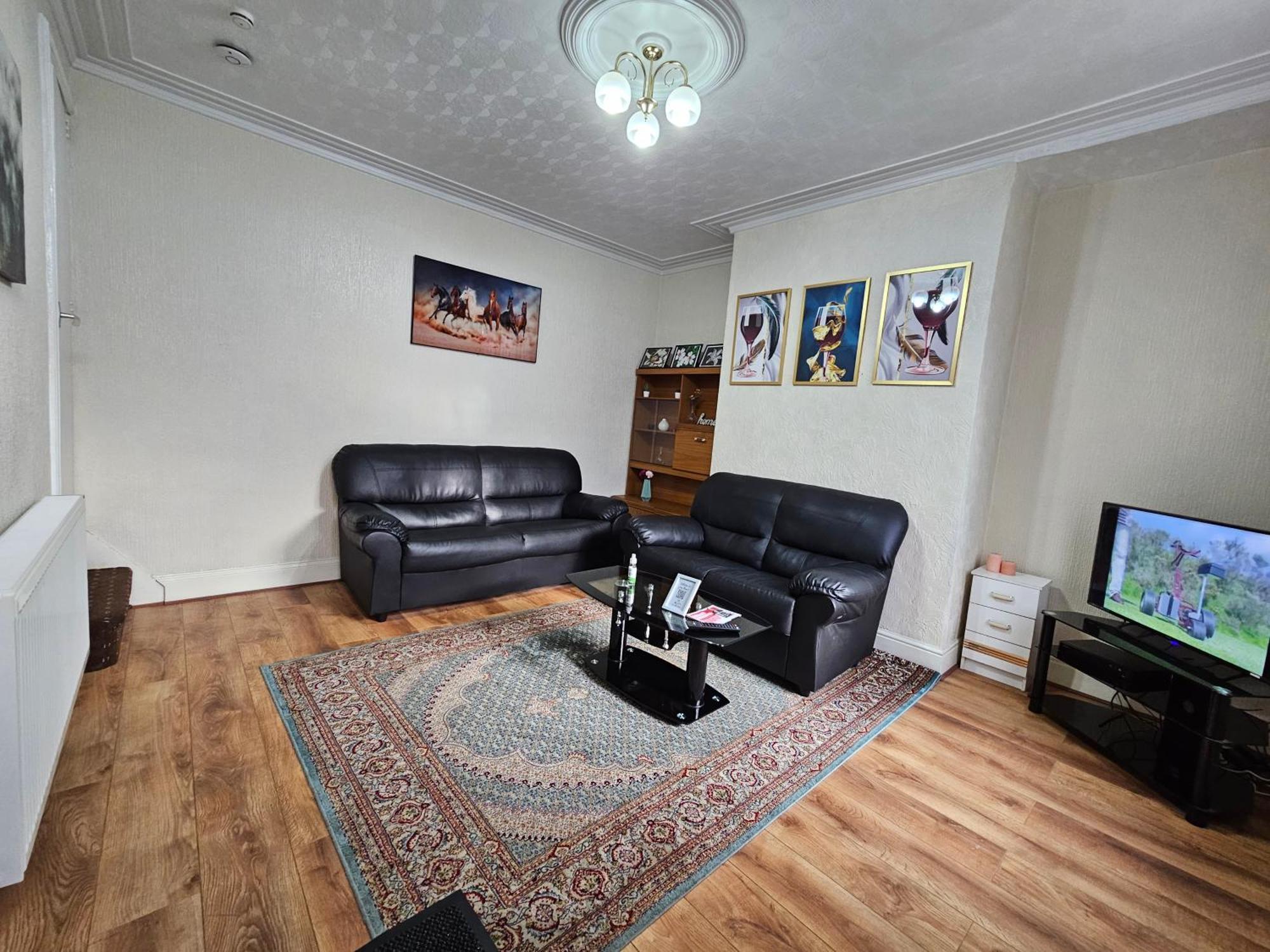 Spacious Two Bedroom House, Parking And Wifi ليدز المظهر الخارجي الصورة