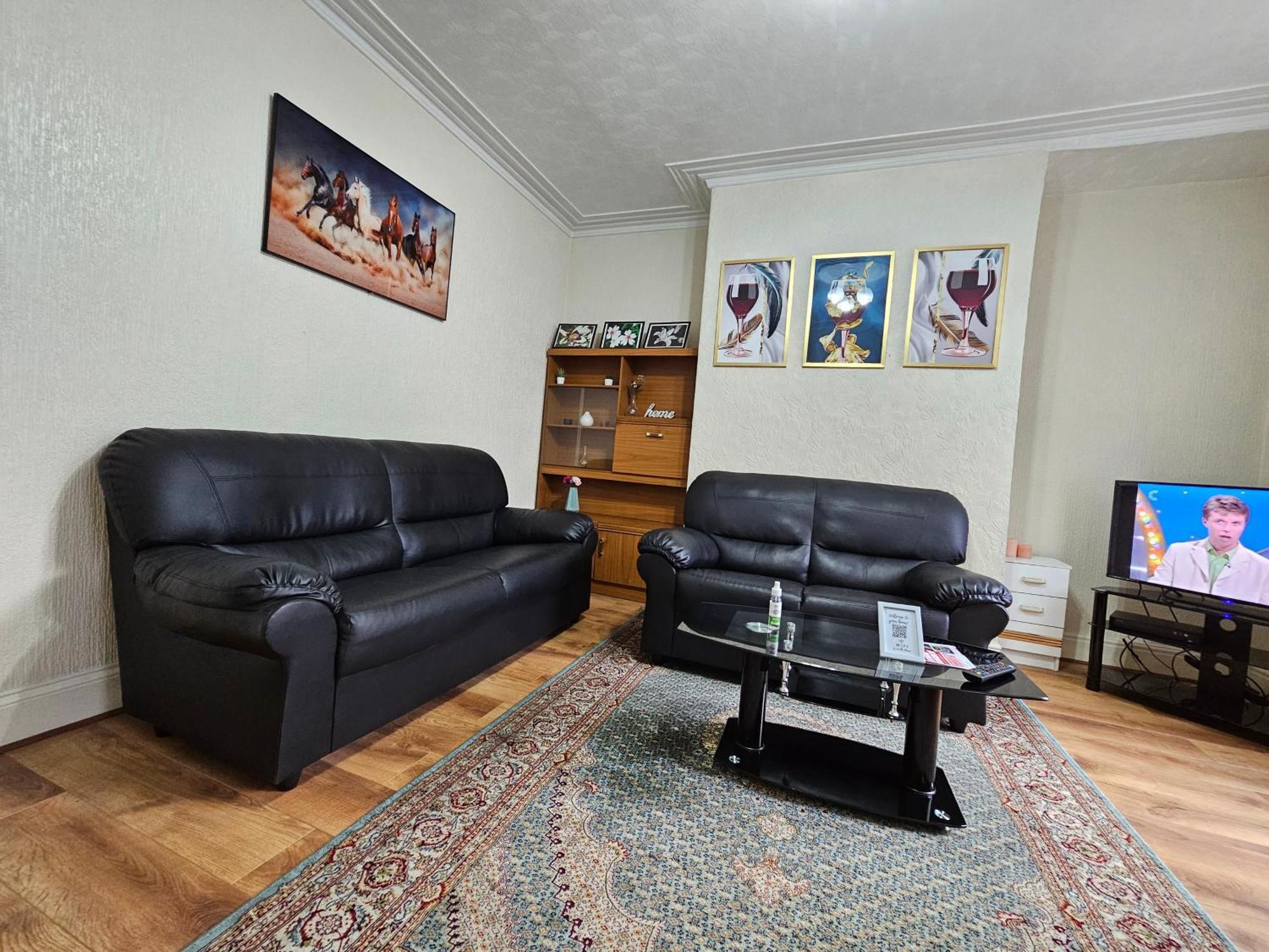 Spacious Two Bedroom House, Parking And Wifi ليدز المظهر الخارجي الصورة