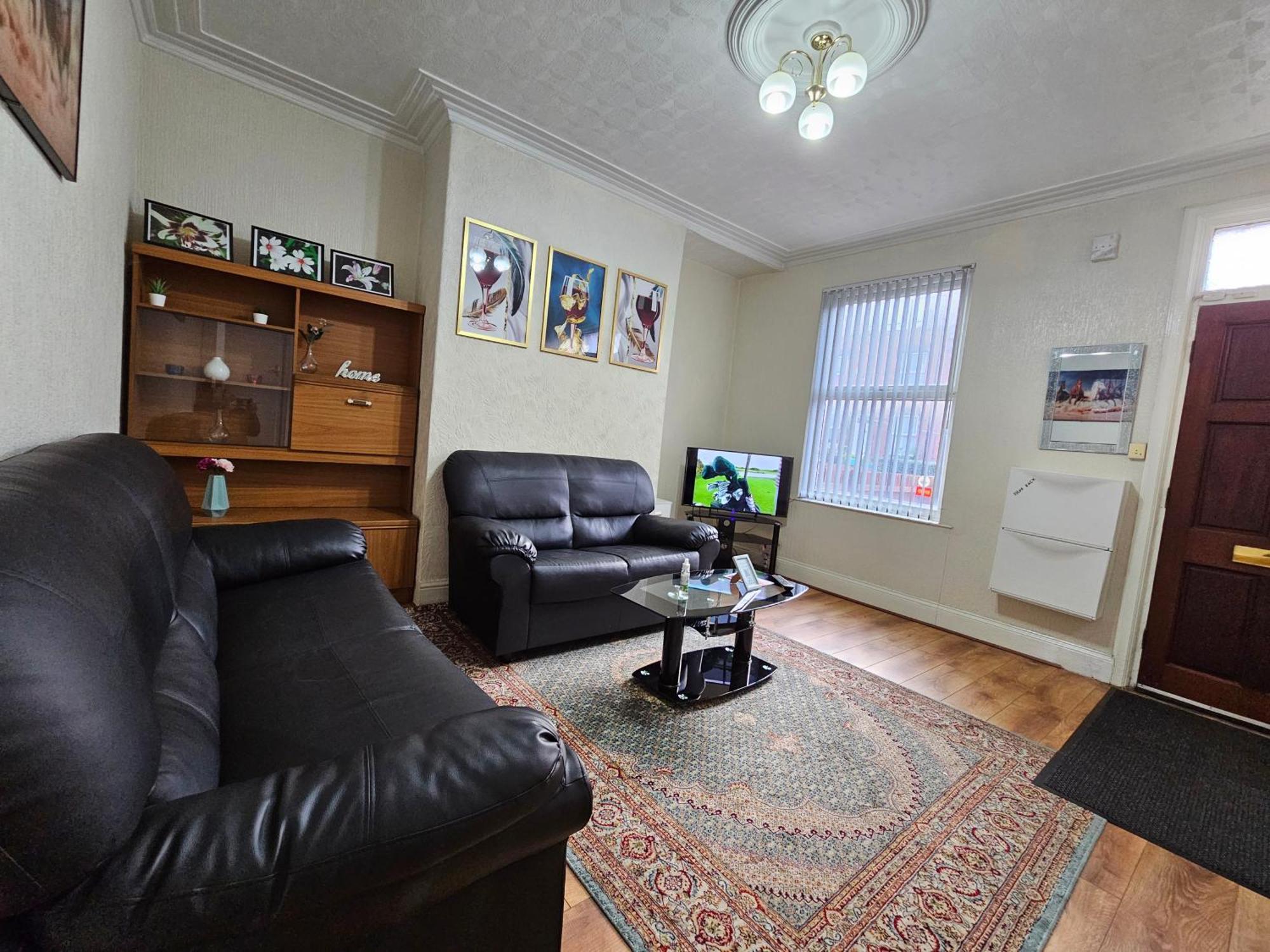 Spacious Two Bedroom House, Parking And Wifi ليدز المظهر الخارجي الصورة